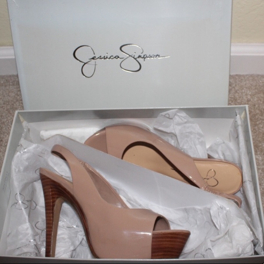 Nude heels for @kara_bear808